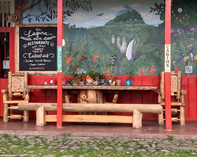 Hostal La Laguna Villamaría Exterior foto